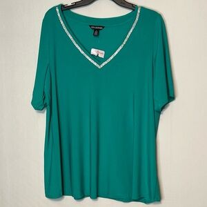 New NINA LEONARD Size 1X V-Neck Rhinestone Accents Top Blouse.